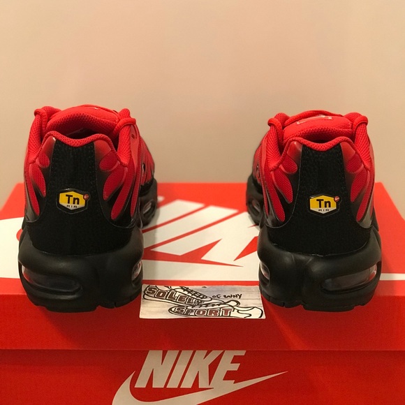 NEW Nike Air Max Plus Red Black Running Vapormax - Picture 7 of 8